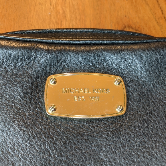 Michael Kors Mini Crossbody - Picture 2 of 8